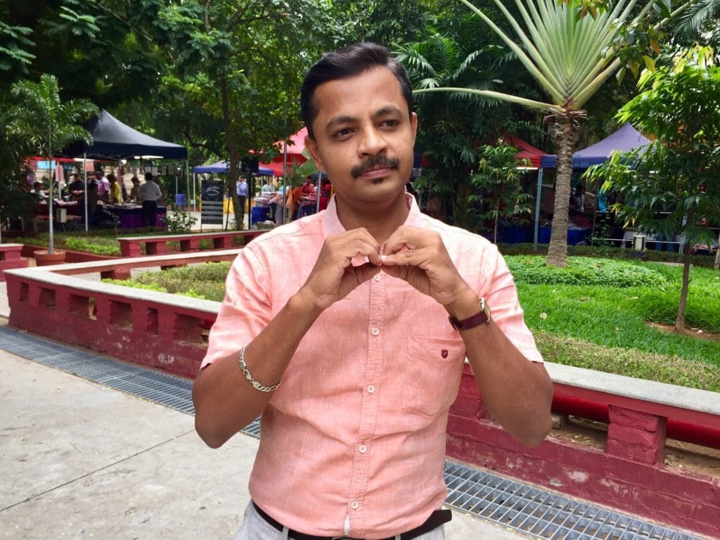 Indian-sign-language-B